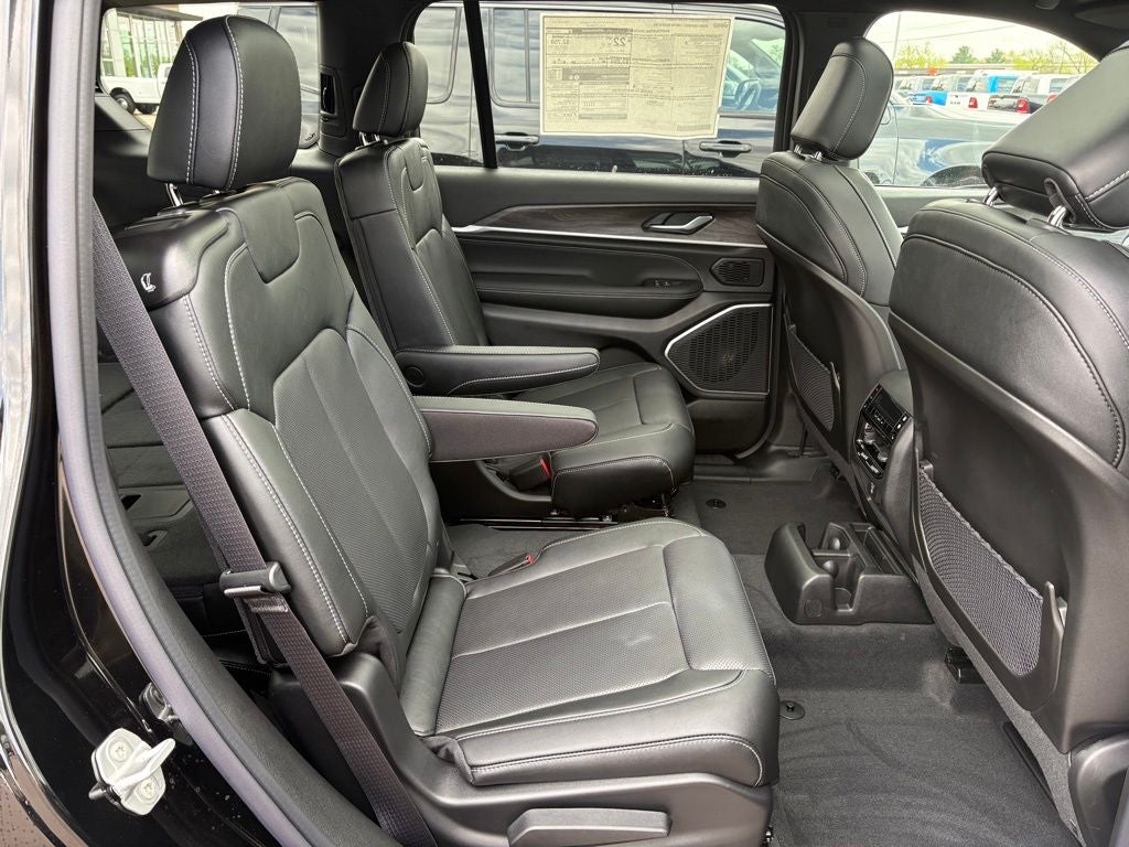 2026 Jeep Grand Cherokee GRAND CHEROKEE L LIMITED RESERVE 4X4