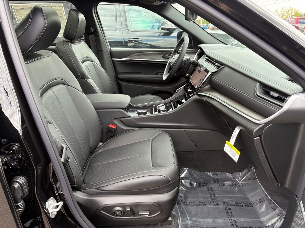 2026 Jeep Grand Cherokee GRAND CHEROKEE L LIMITED RESERVE 4X4