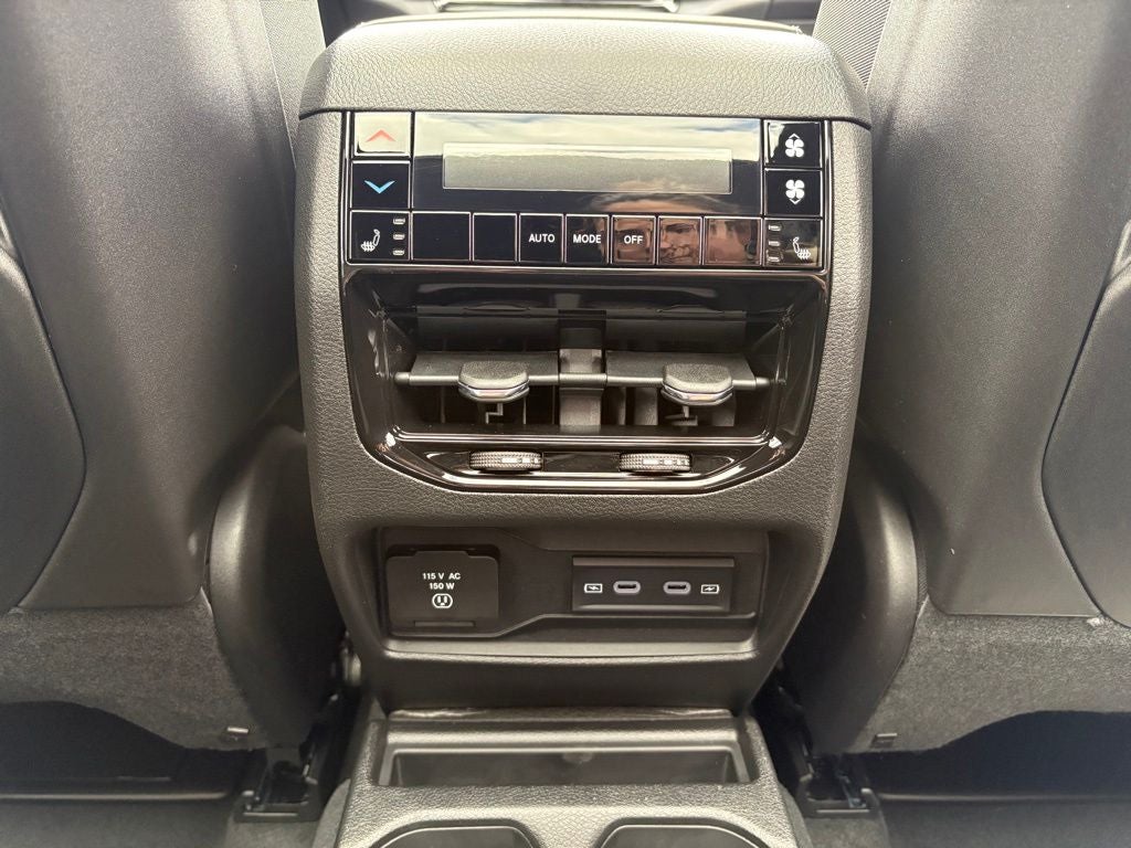 2026 Jeep Grand Cherokee GRAND CHEROKEE L LIMITED RESERVE 4X4