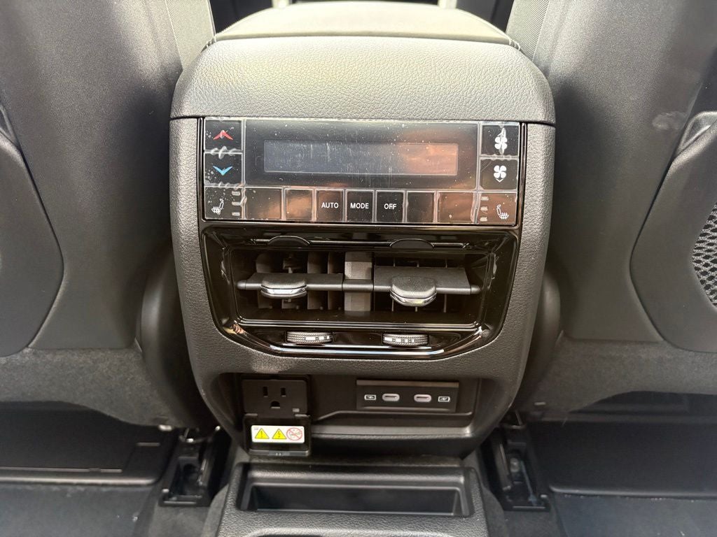 2026 Jeep Grand Cherokee GRAND CHEROKEE L LIMITED RESERVE 4X4