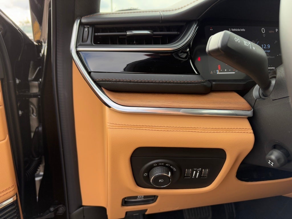 2025 Jeep Grand Cherokee GRAND CHEROKEE L SUMMIT RESERVE 4X4