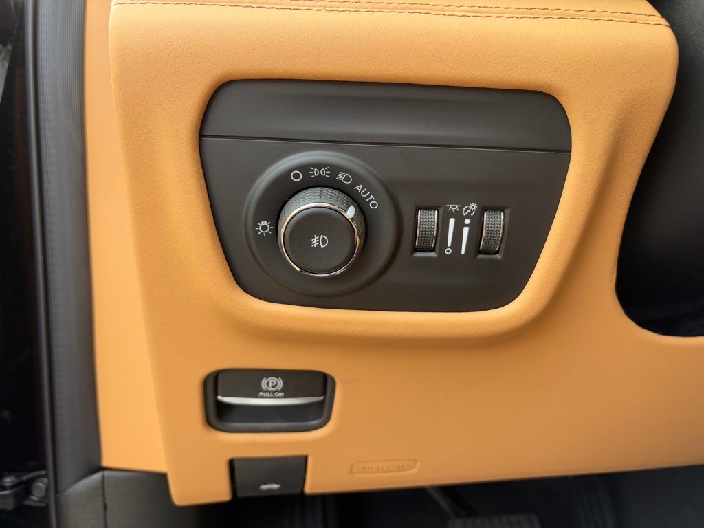 2025 Jeep Grand Cherokee GRAND CHEROKEE L SUMMIT RESERVE 4X4