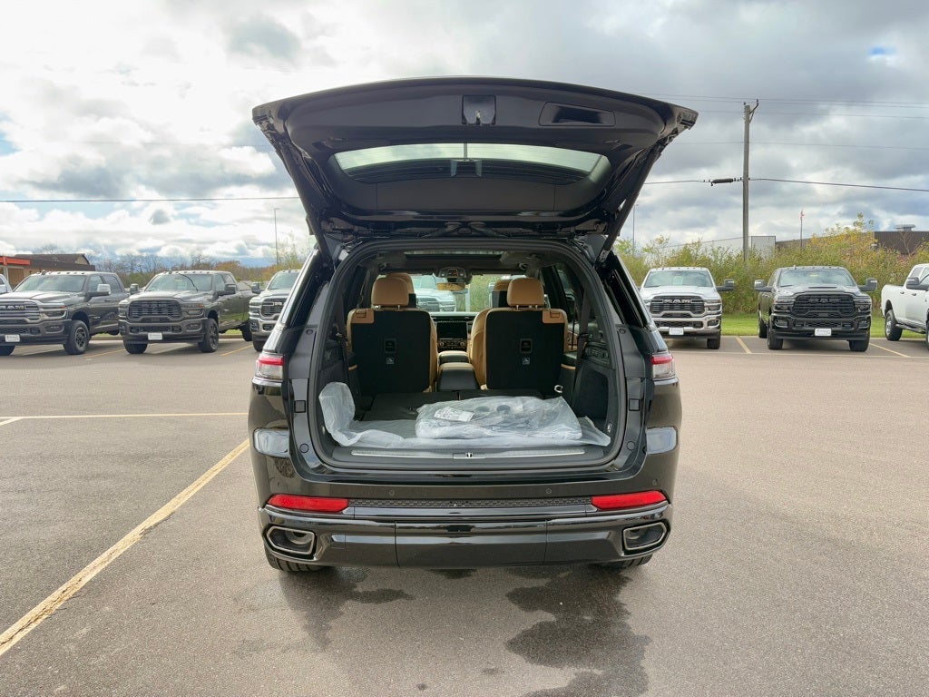 2025 Jeep Grand Cherokee GRAND CHEROKEE L SUMMIT RESERVE 4X4