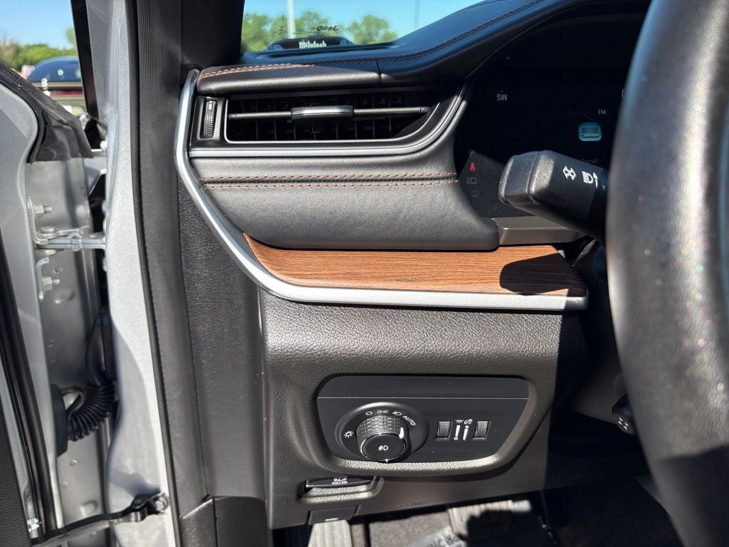 2022 Jeep Grand Cherokee L Summit 4x4