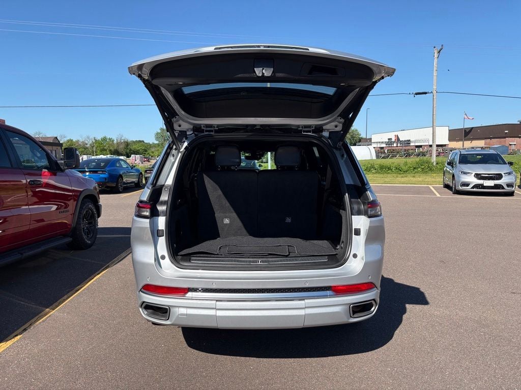 2022 Jeep Grand Cherokee L Summit 4x4