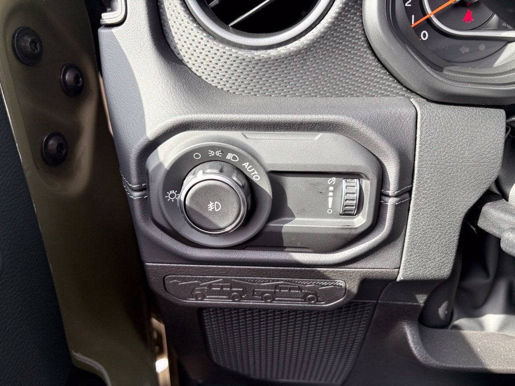 2027 Jeep Wrangler WRANGLER 4-DOOR RUBICON X