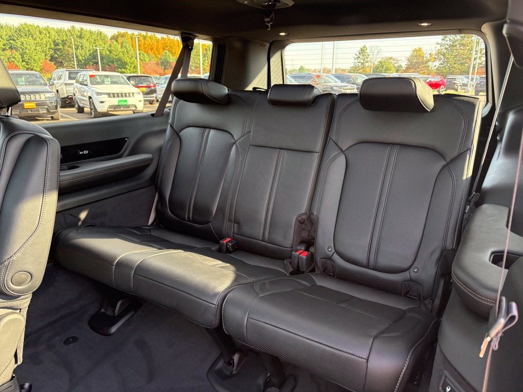 2027 Jeep Grand Wagoneer GRAND WAGONEER LONG WHEELBASE OVERLAND 4X4