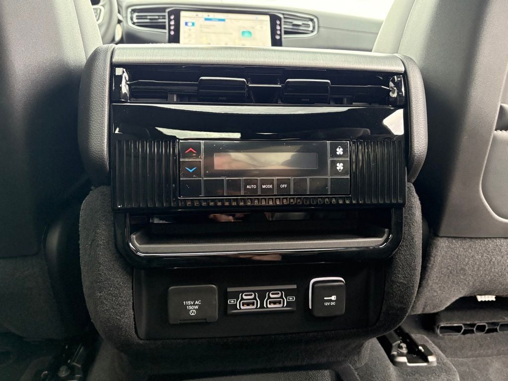 2026 Jeep Grand Wagoneer GRAND WAGONEER UPLAND 4X4