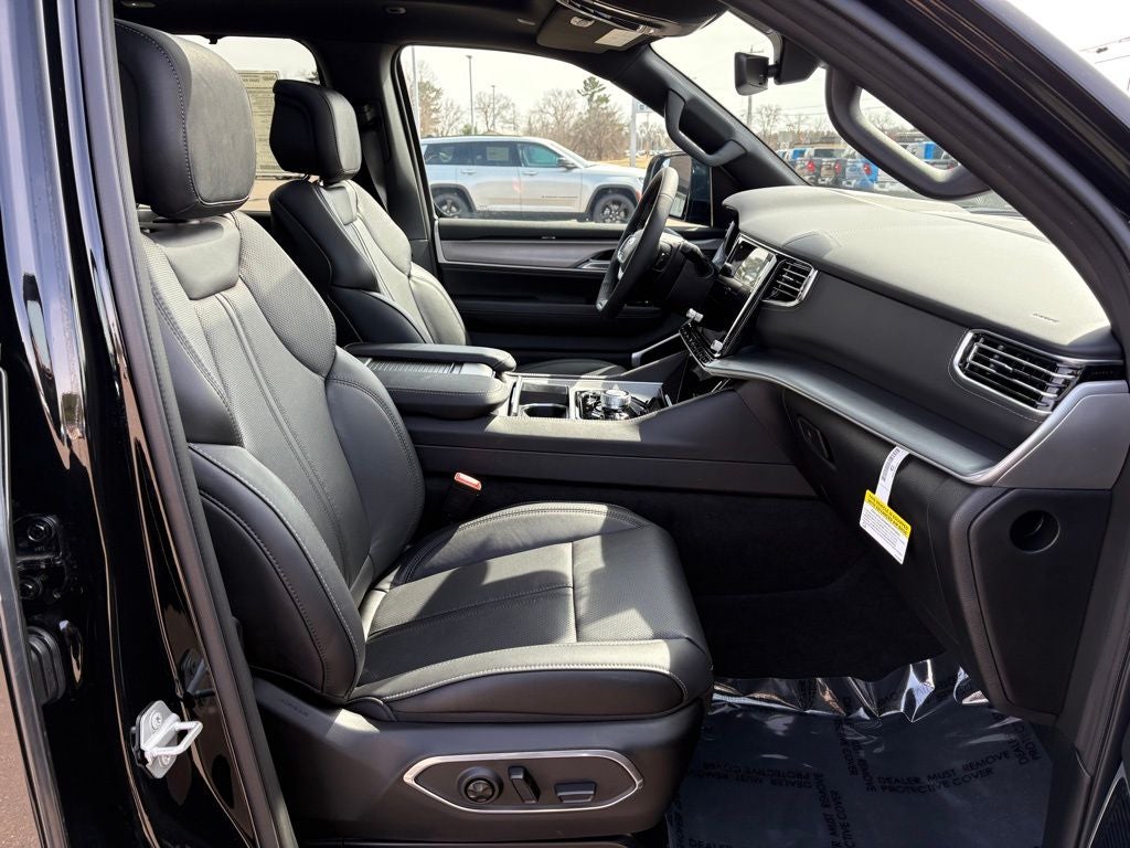 2026 Jeep Grand Wagoneer GRAND WAGONEER LIMITED RESERVE 4X4