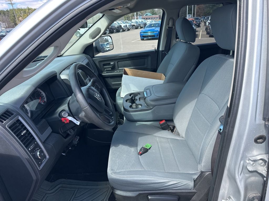 2017 RAM 1500 Express Quad Cab 4x4 6'4' Box