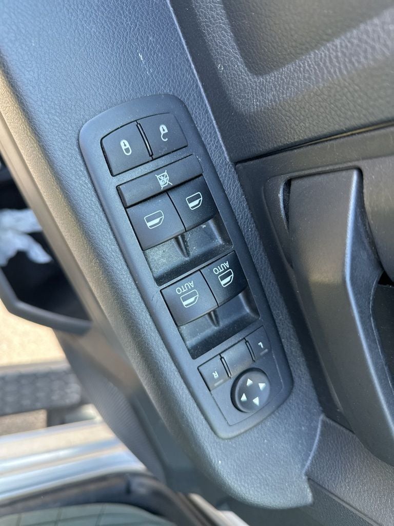 2017 RAM 1500 Express Quad Cab 4x4 6'4' Box