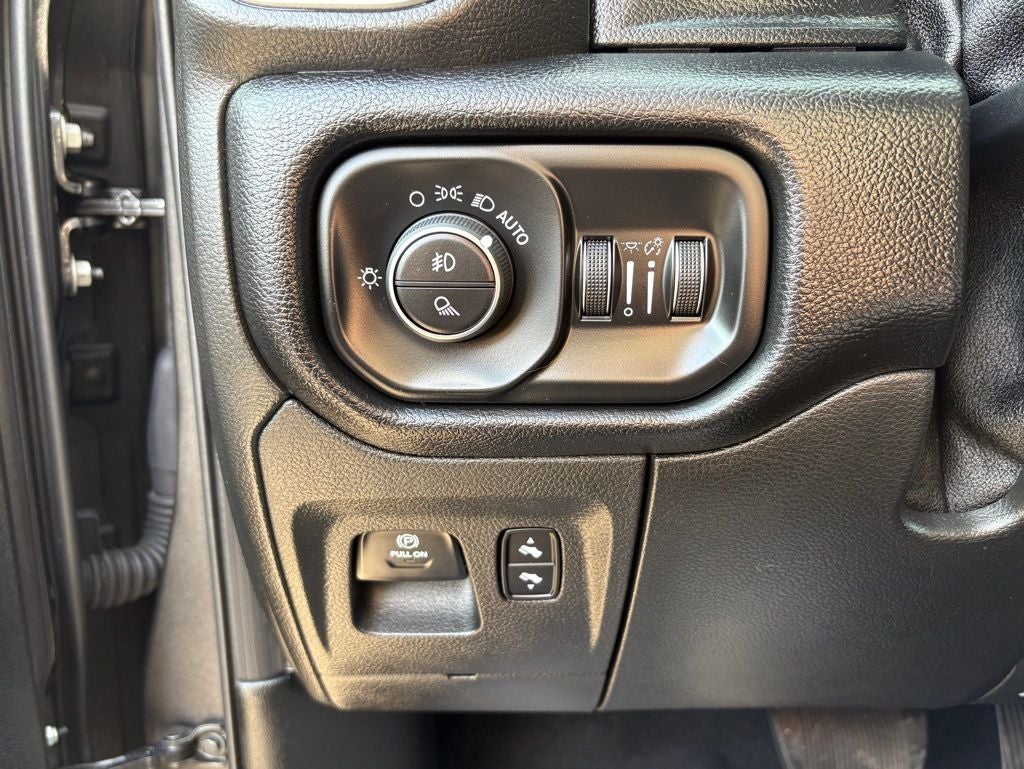 2019 RAM 1500 Big Horn/Lone Star Quad Cab 4x4 6'4' Box