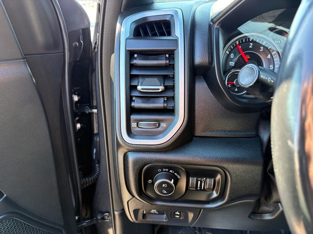 2019 RAM 1500 Big Horn/Lone Star Quad Cab 4x4 6'4' Box