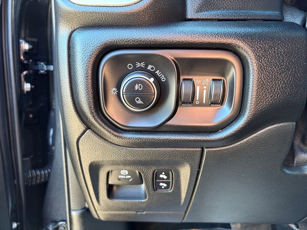 2019 RAM 1500 Big Horn/Lone Star Quad Cab 4x4 6'4' Box