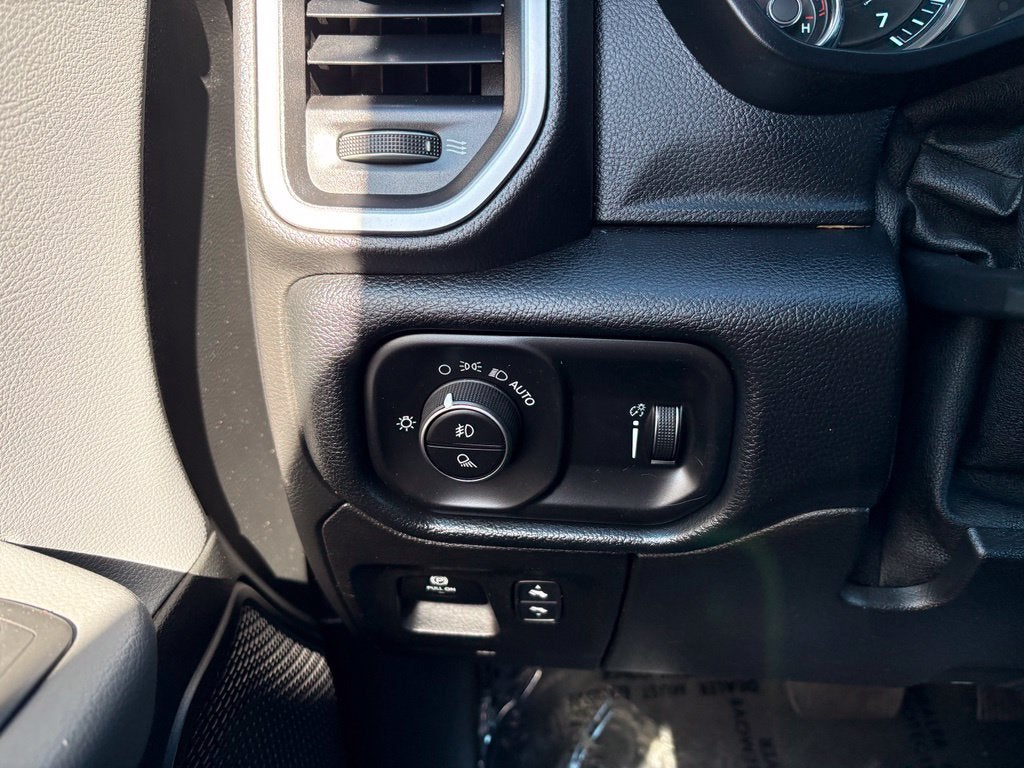 2021 RAM 1500 Big Horn Quad Cab 4x4 6'4' Box