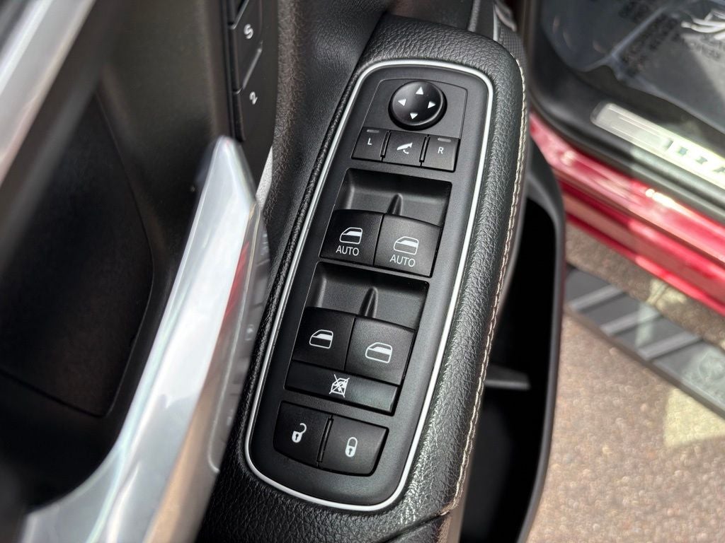 2020 RAM 1500 Laramie Quad Cab 4x4 6'4' Box