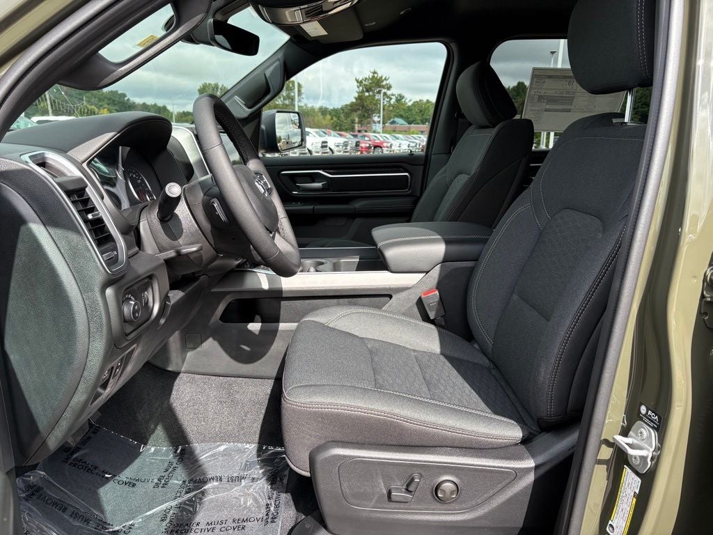 2027 RAM Ram 1500 RAM 1500 BIG HORN CREW CAB 4X4 5'7' BOX