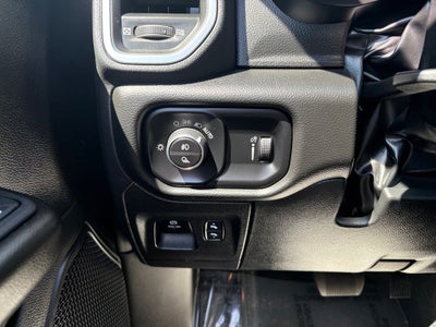 2025 RAM 1500 Big Horn Crew Cab 4x4 5'7' Box