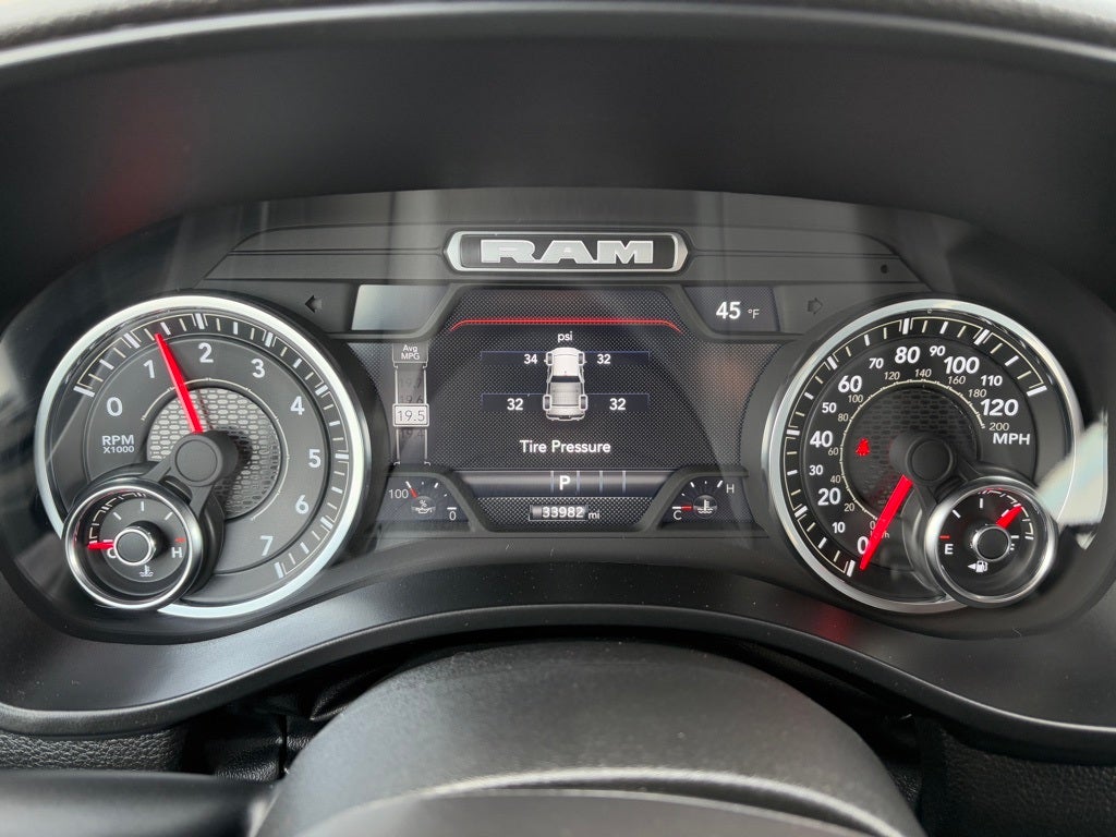 2025 RAM 1500 Big Horn Crew Cab 4x4 5'7' Box