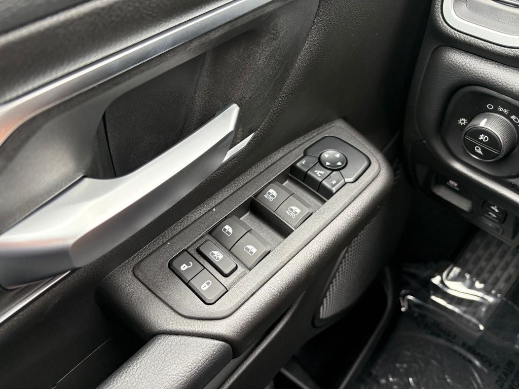 2027 RAM Ram 1500 RAM 1500 BIG HORN CREW CAB 4X4 5'7' BOX