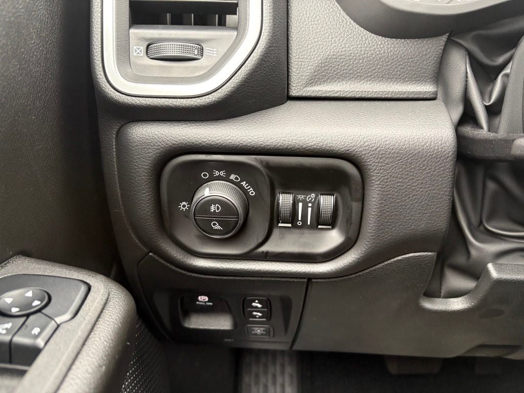 2027 RAM Ram 1500 RAM 1500 BIG HORN CREW CAB 4X4 5'7' BOX