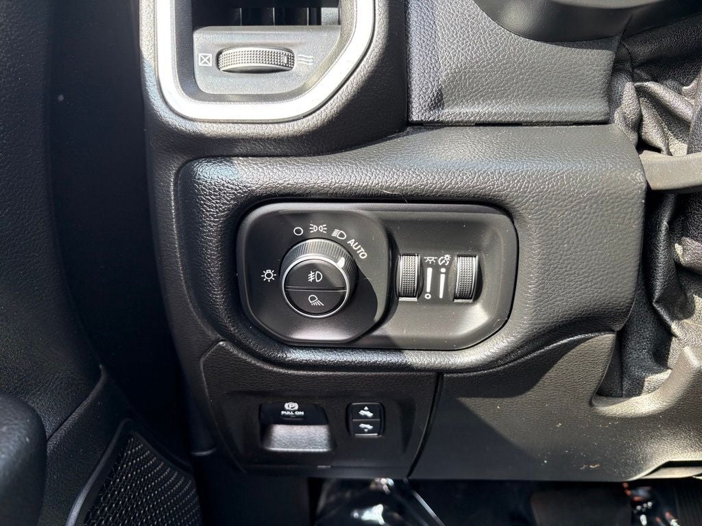 2019 RAM 1500 Big Horn/Lone Star Crew Cab 4x4 5'7' Box