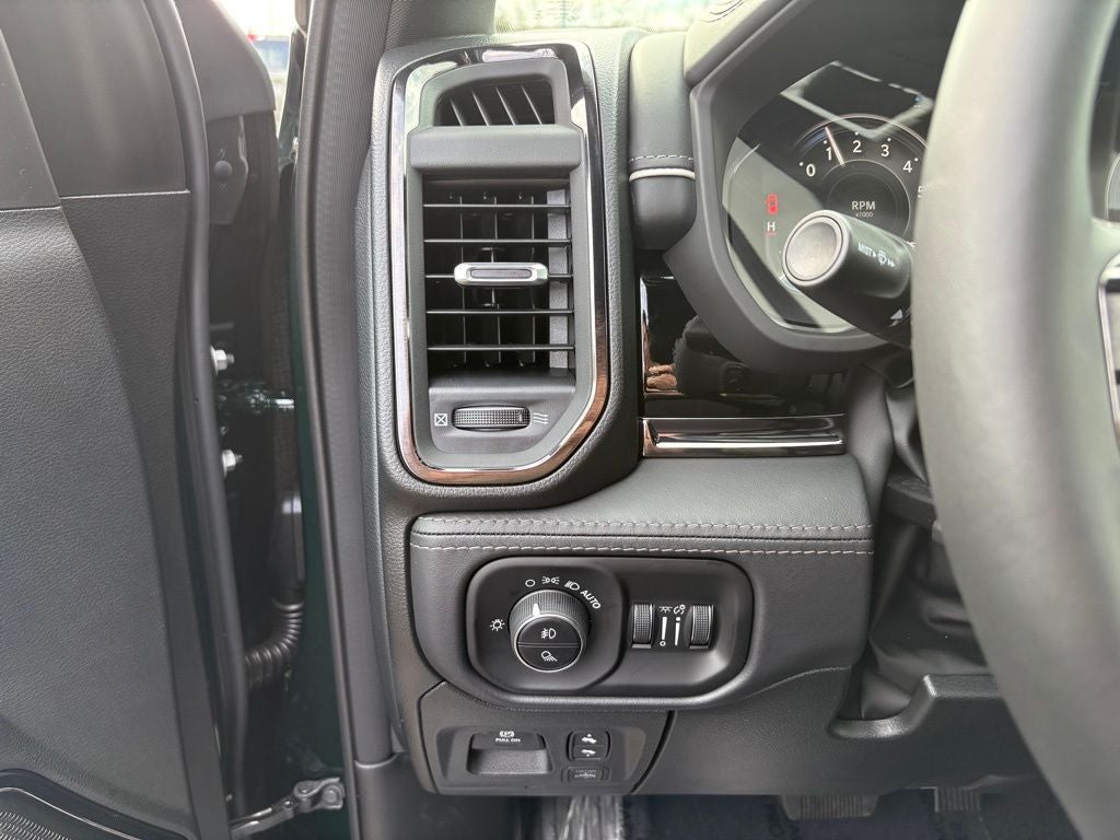 2026 RAM Ram 1500 RAM 1500 LIMITED CREW CAB 4X4 5'7' BOX