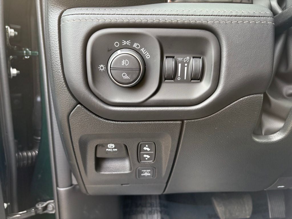 2026 RAM Ram 1500 RAM 1500 LIMITED CREW CAB 4X4 5'7' BOX