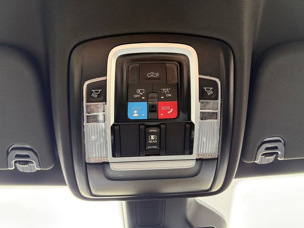 2025 RAM 1500 Laramie Crew Cab 4x4 5'7' Box