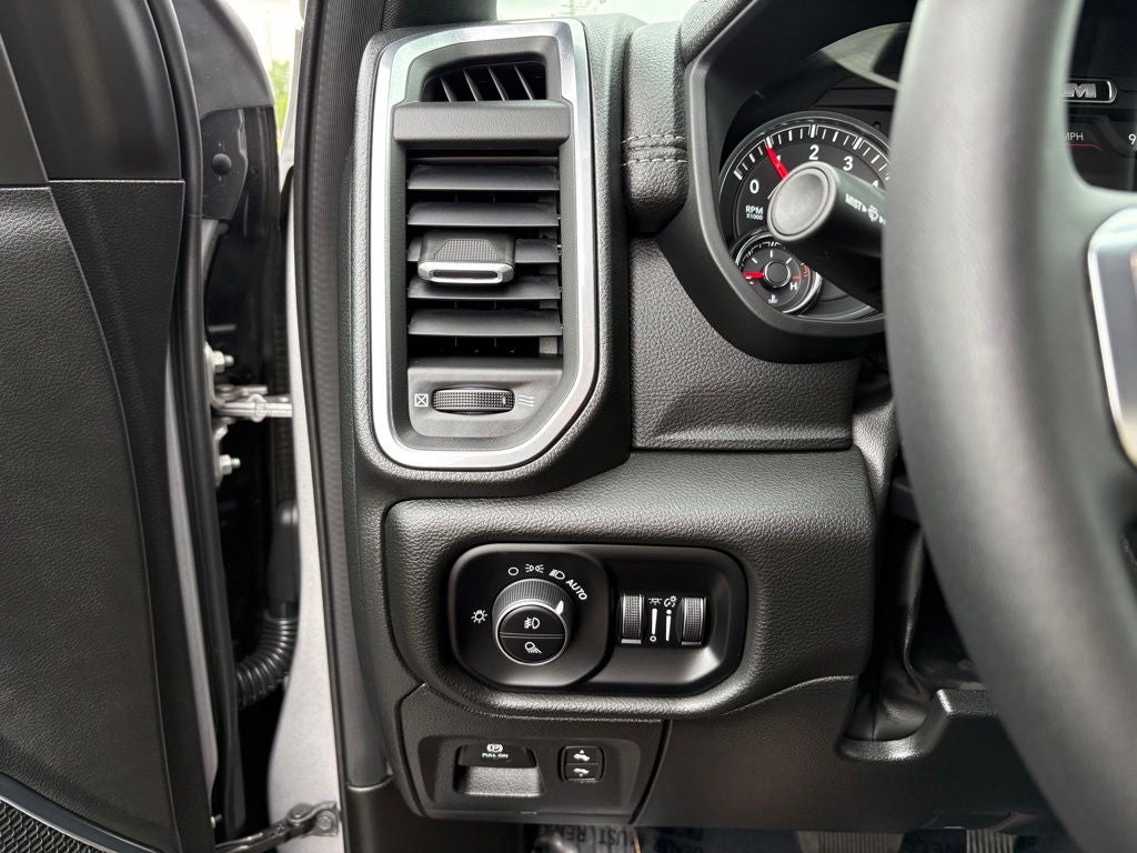 2025 RAM 1500 Laramie Crew Cab 4x4 5'7' Box