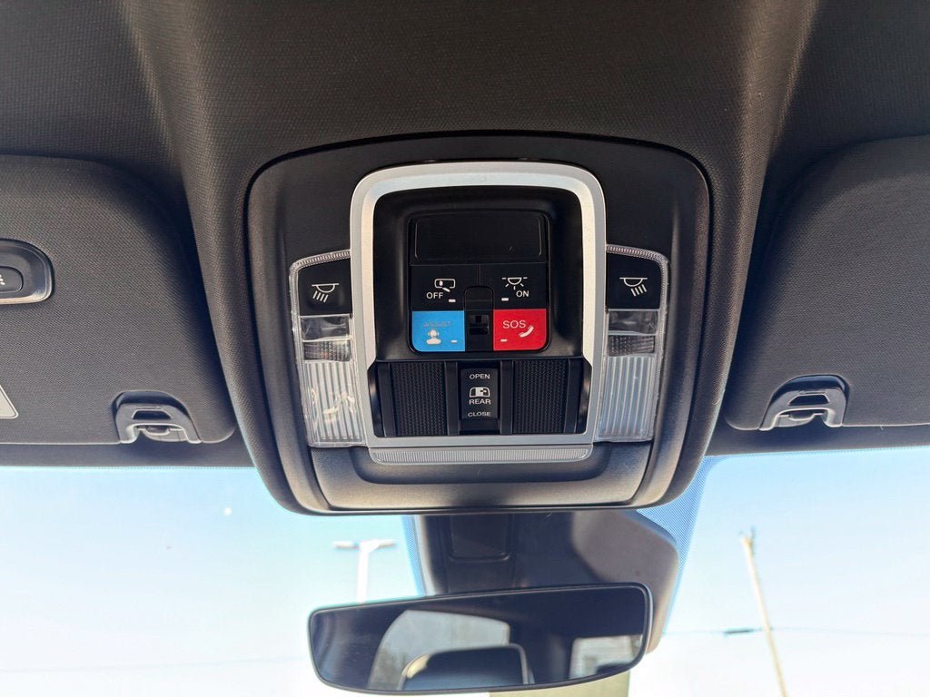 2025 RAM 1500 Laramie Crew Cab 4x4 5'7' Box