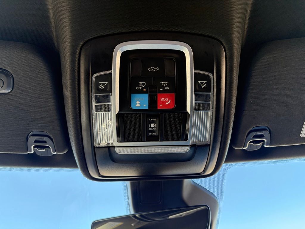 2025 RAM 1500 Laramie Crew Cab 4x4 5'7' Box