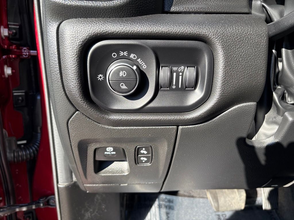 2025 RAM 1500 Laramie Crew Cab 4x4 5'7' Box