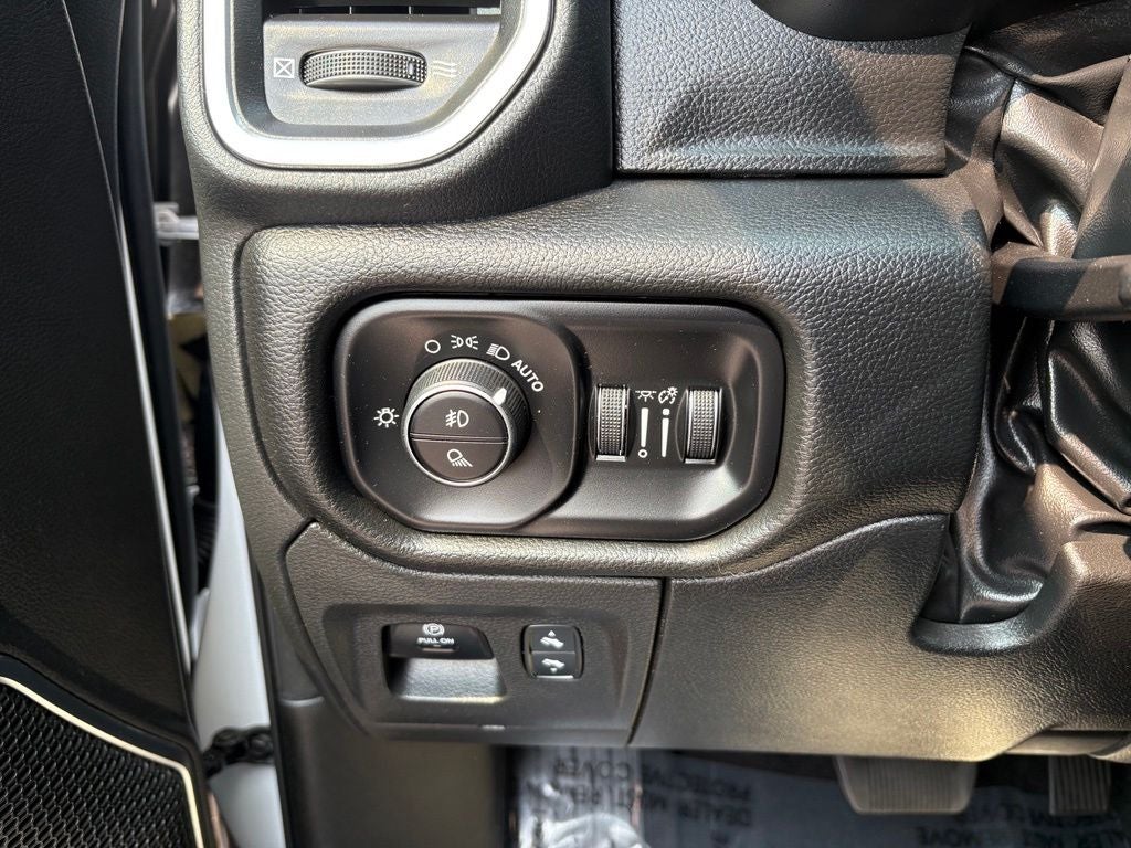 2025 RAM 1500 Laramie Crew Cab 4x4 5'7' Box