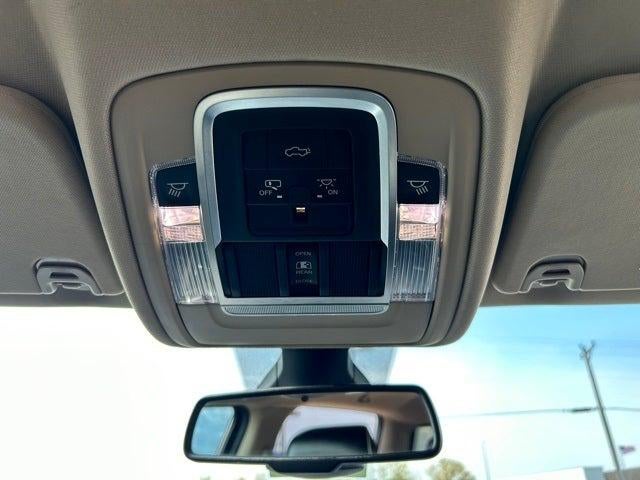 2019 RAM 1500 Laramie Crew Cab 4x4 5'7' Box
