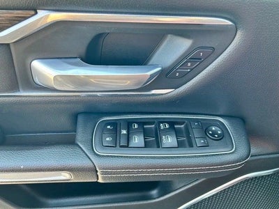 2019 RAM 1500 Laramie Crew Cab 4x4 5'7' Box