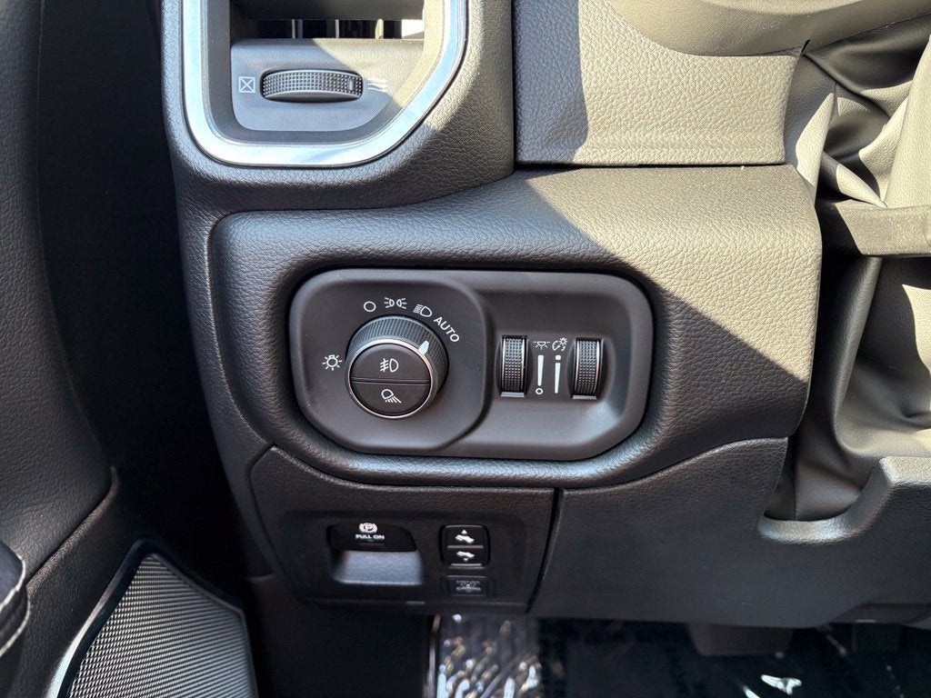 2027 RAM Ram 1500 RAM 1500 LARAMIE CREW CAB 4X4 5'7' BOX