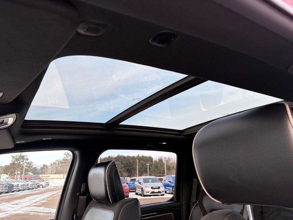 2021 RAM 1500 Laramie Crew Cab 4x4 5'7' Box