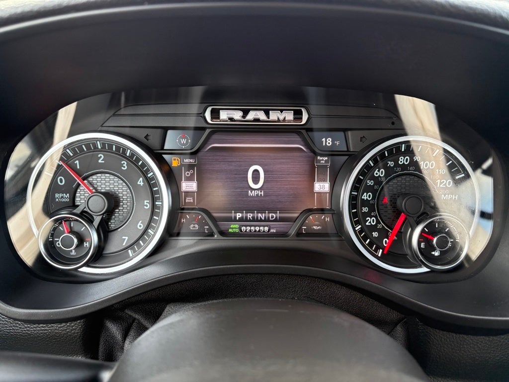 2021 RAM 1500 Laramie Crew Cab 4x4 5'7' Box