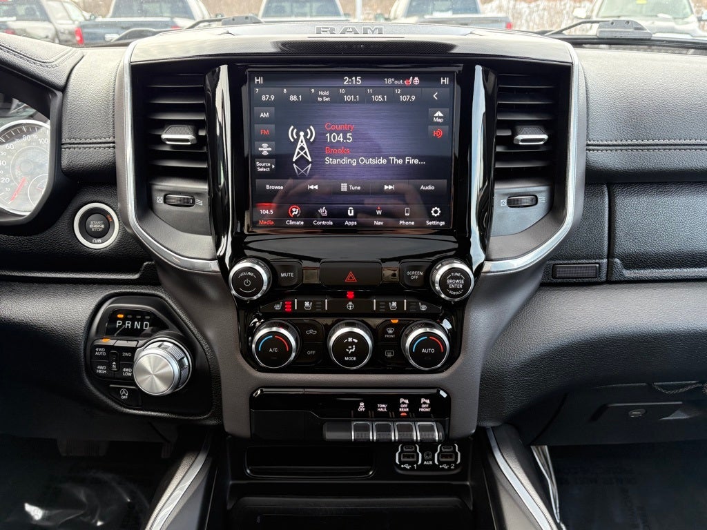 2021 RAM 1500 Laramie Crew Cab 4x4 5'7' Box