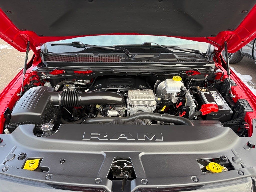 2021 RAM 1500 Laramie Crew Cab 4x4 5'7' Box