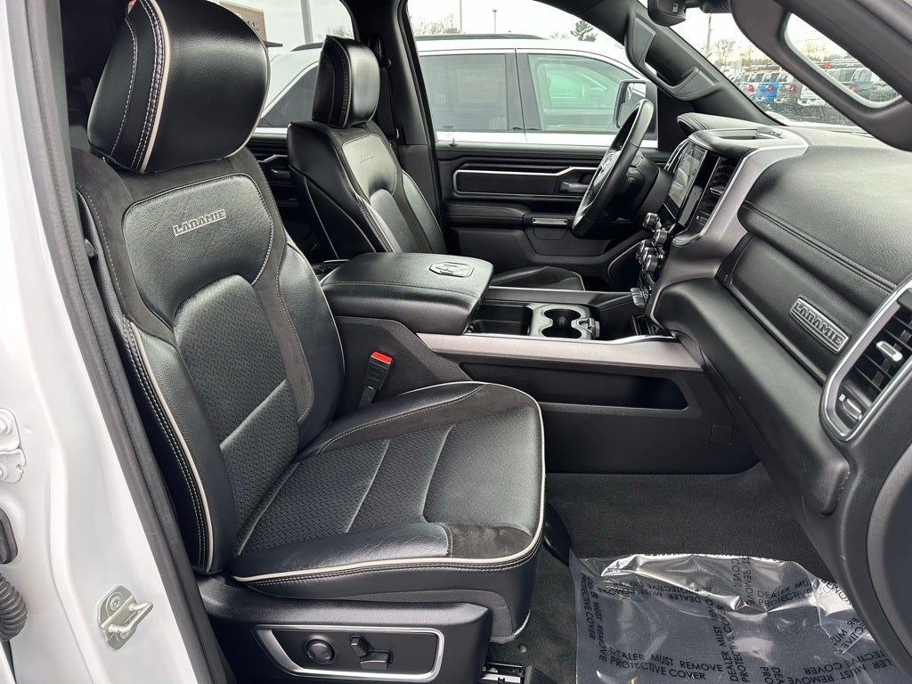 2024 RAM 1500 Laramie Crew Cab 4x4 5'7' Box