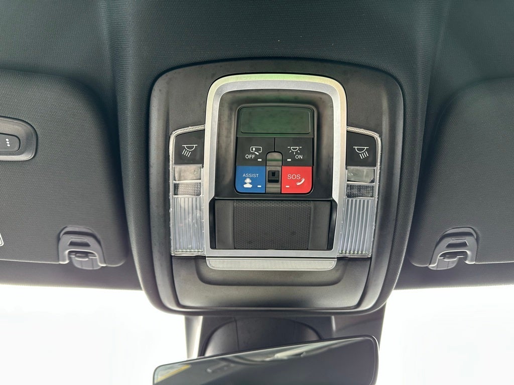 2024 RAM 1500 Laramie Crew Cab 4x4 5'7' Box