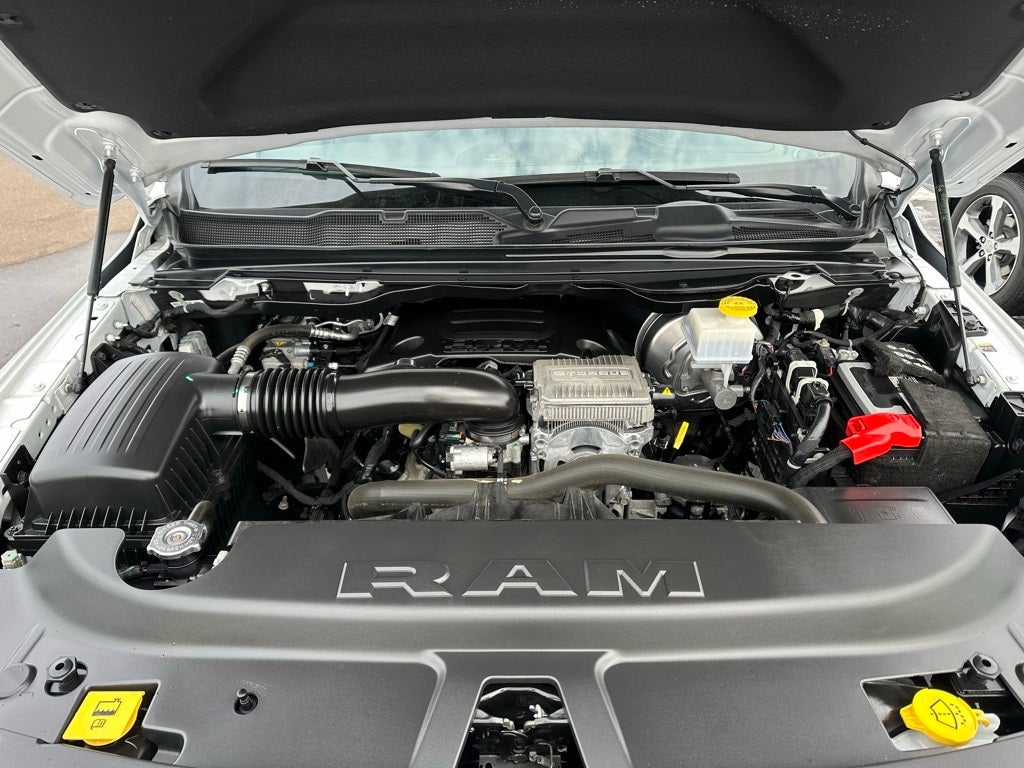 2024 RAM 1500 Laramie Crew Cab 4x4 5'7' Box