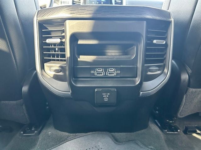 2024 RAM 1500 Laramie Crew Cab 4x4 5'7' Box