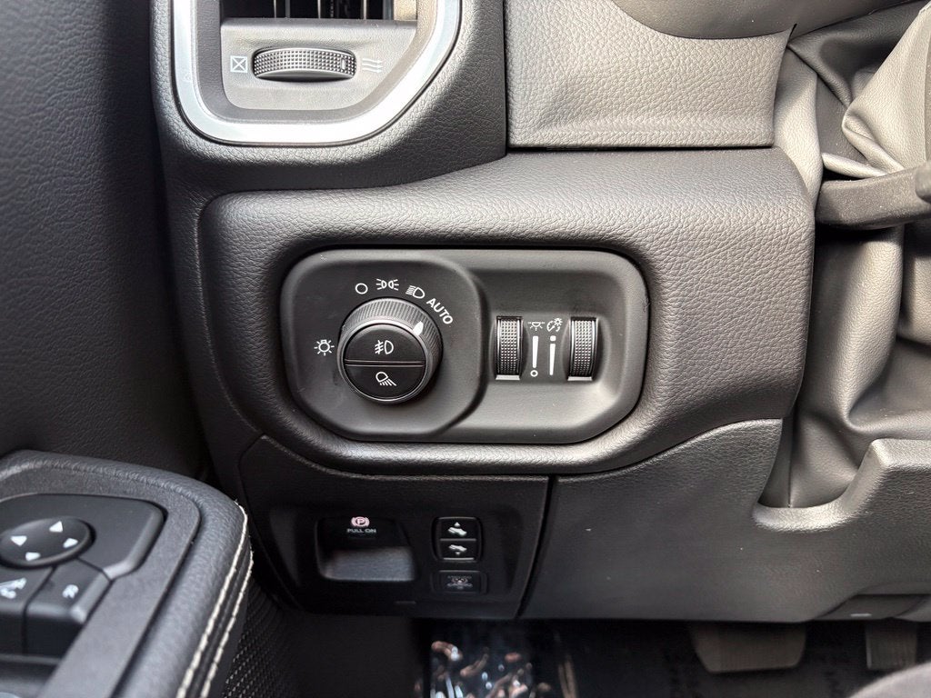 2027 RAM Ram 1500 RAM 1500 LARAMIE CREW CAB 4X4 5'7' BOX
