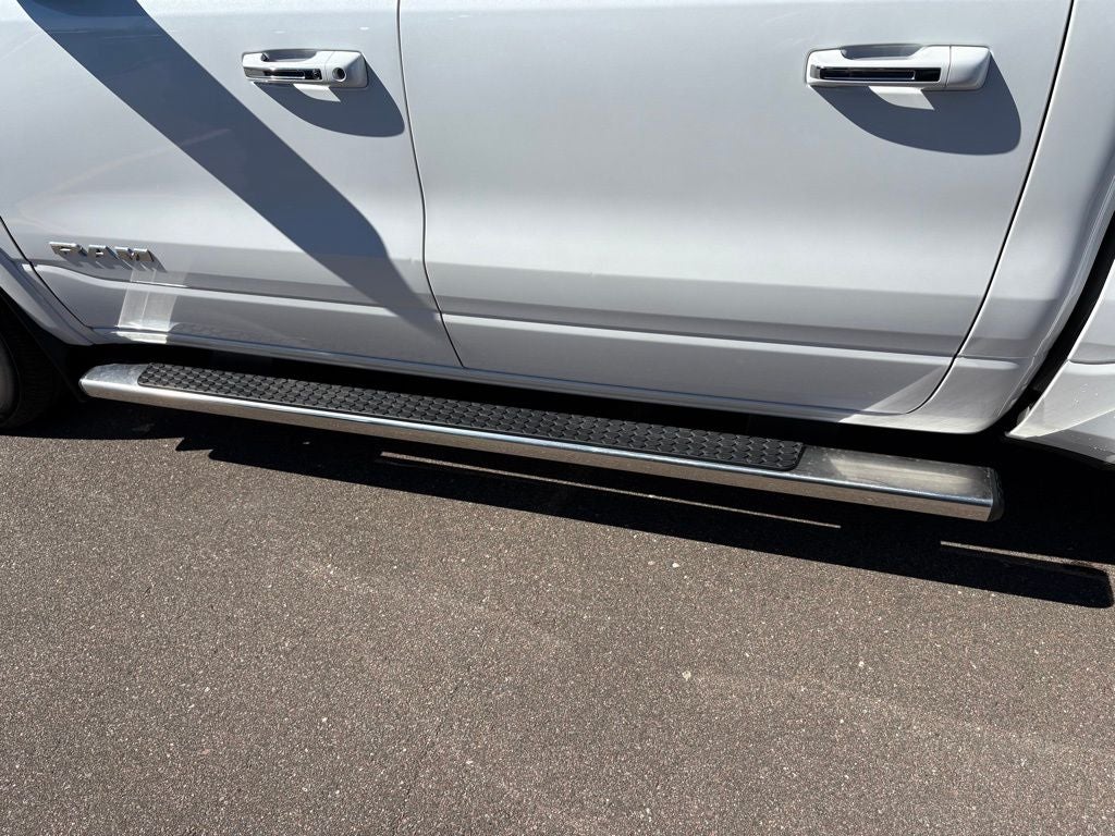 2022 RAM 1500 Laramie Crew Cab 4x4 5'7' Box
