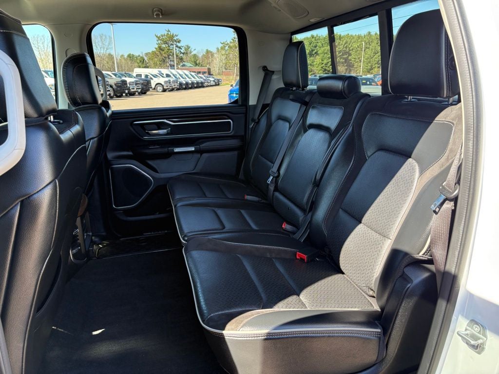 2022 RAM 1500 Laramie Crew Cab 4x4 5'7' Box