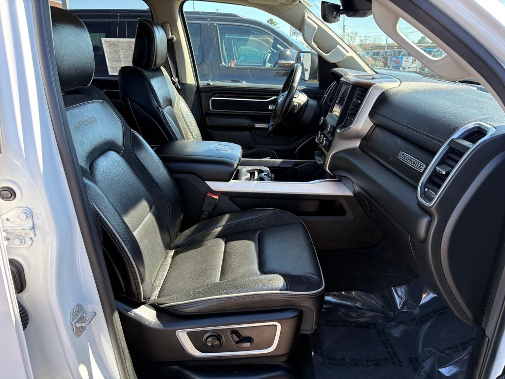 2022 RAM 1500 Laramie Crew Cab 4x4 5'7' Box