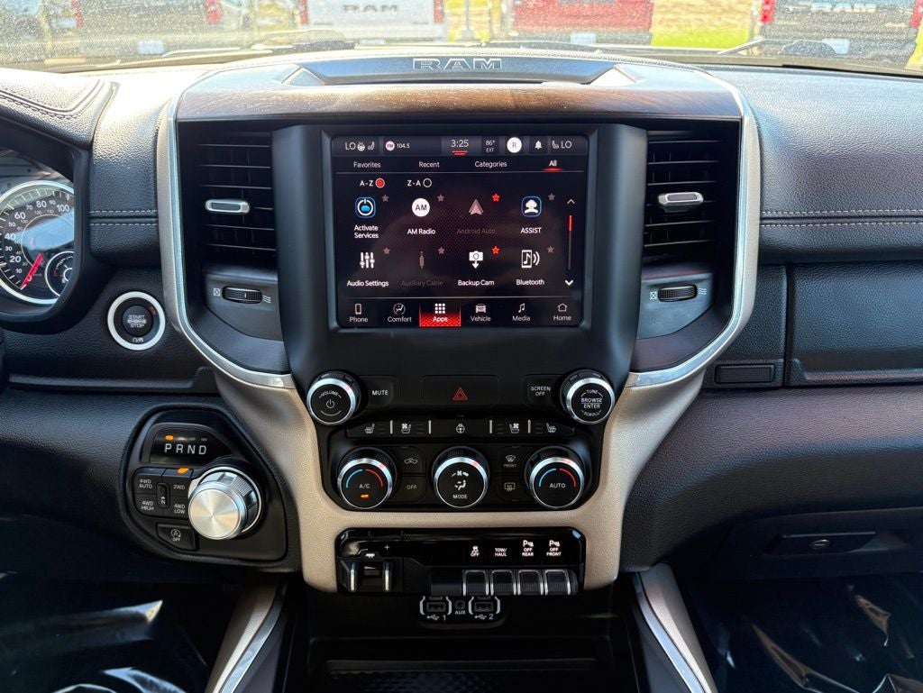 2022 RAM 1500 Laramie Crew Cab 4x4 5'7' Box